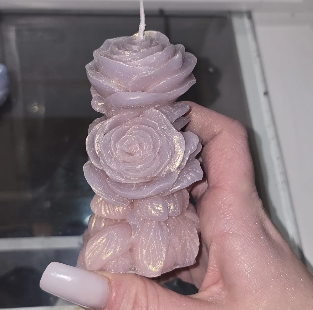 Rose Sculpted Candle – Scented Velvet Collection – 100% Beeswax Luxury